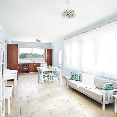 Alcyone Beach House Voroklini Bagian luar foto
