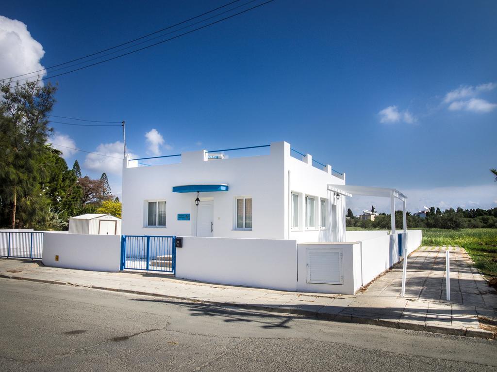 Alcyone Beach House Voroklini Bagian luar foto